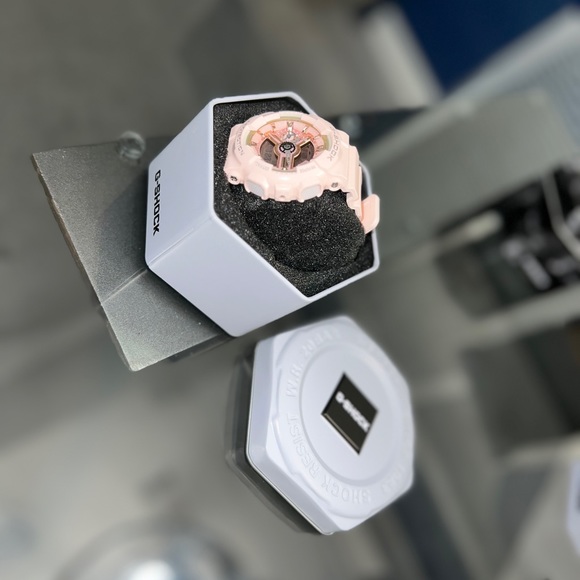 Casio GMA-S120MF-4ACR G-Shock Women's Watch - Rose Gold - Picture 3 of 6